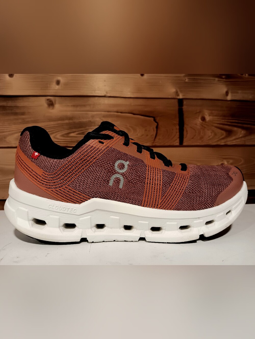 On Cloud Athletic Shoes Women's 8 - Picture 2 of 8